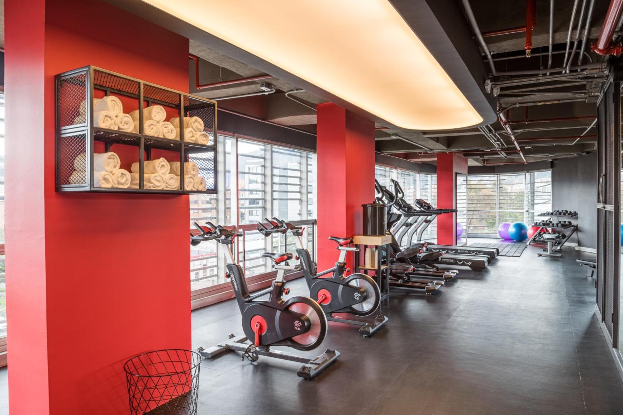 Sonesta Hotel Богота Екстер'єр фото The gym at the hotel